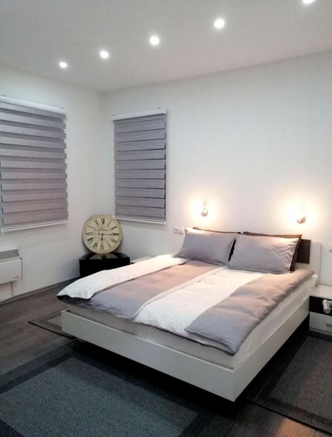 Apartman Din Травник Екстериор снимка